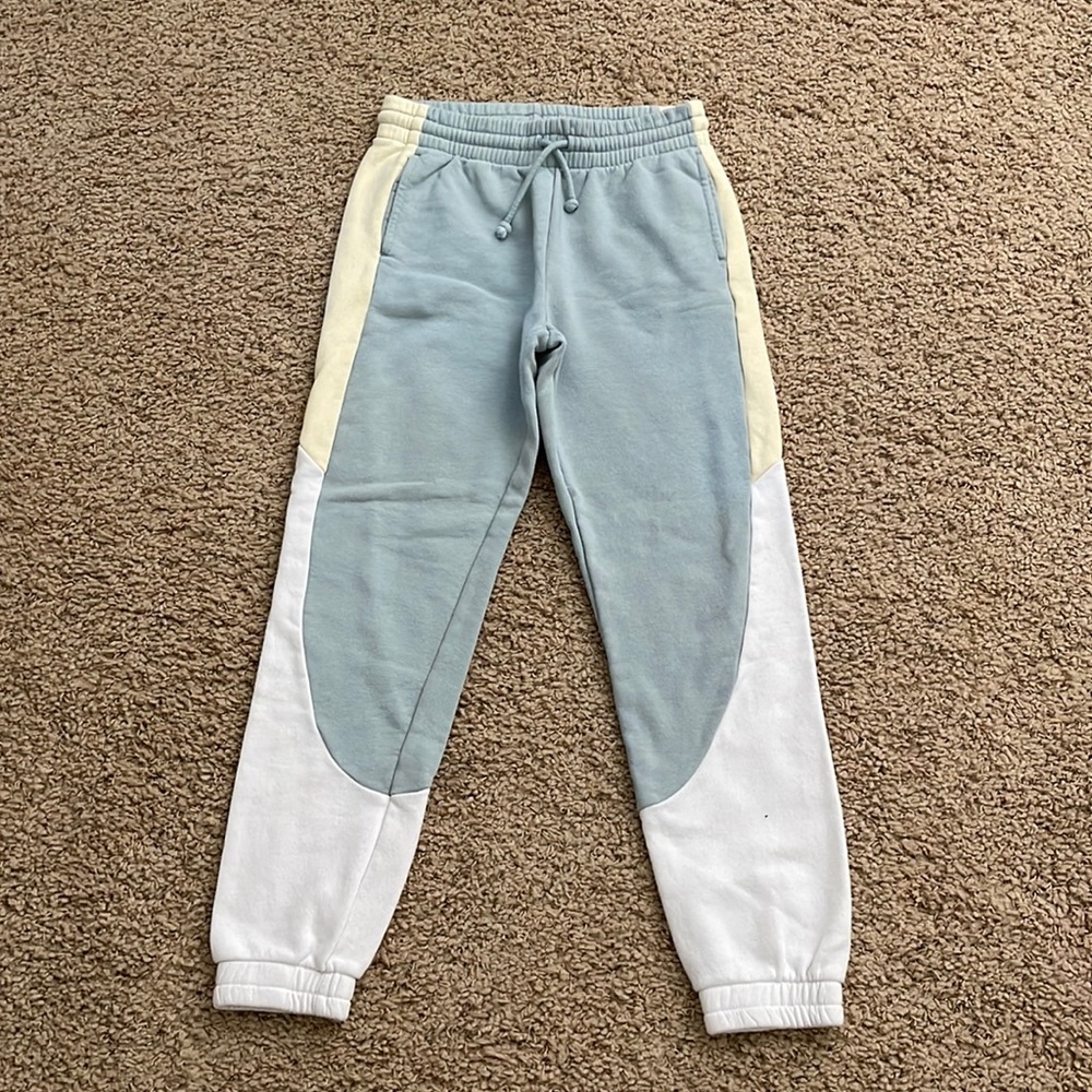 ARITZIA Tna Sweatpants